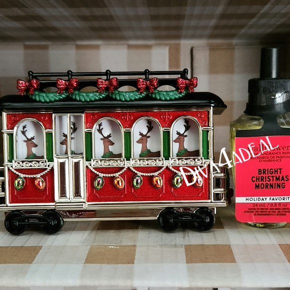 New Bath & Body Works Christmas 2025 TROLLEY WITH DEER Projector Plug-in 2PC Set - Picture 1 of 5